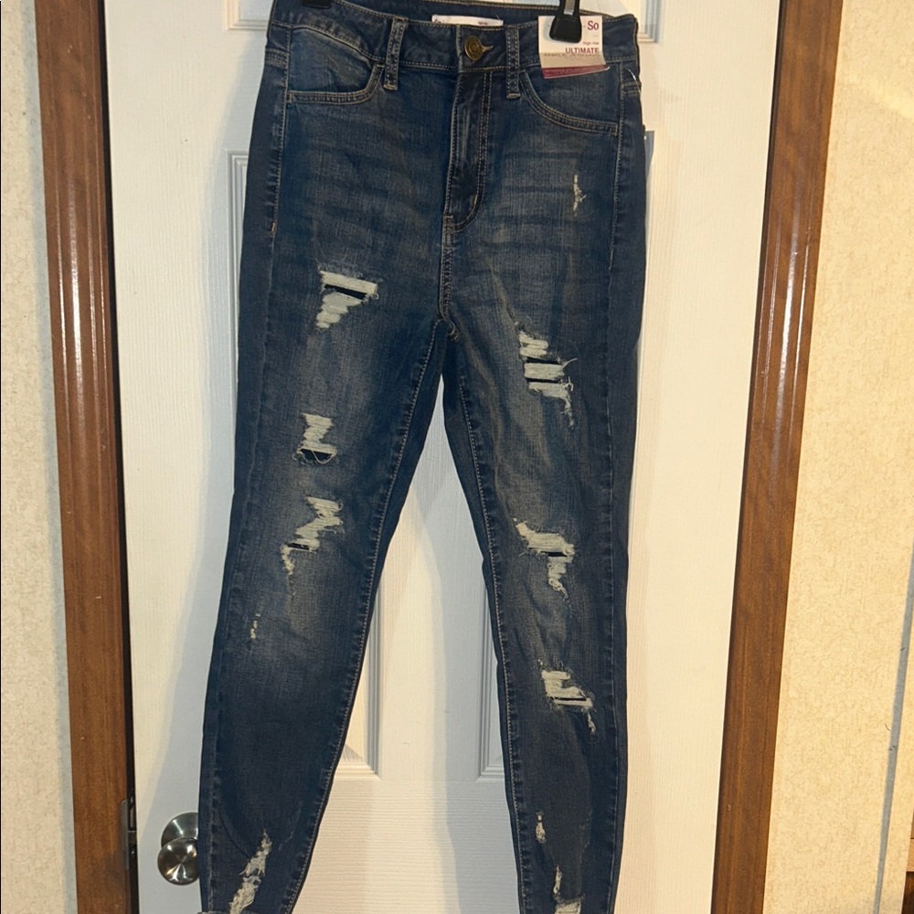 Indigo Skinny Jeans with Vintage Distressed Style